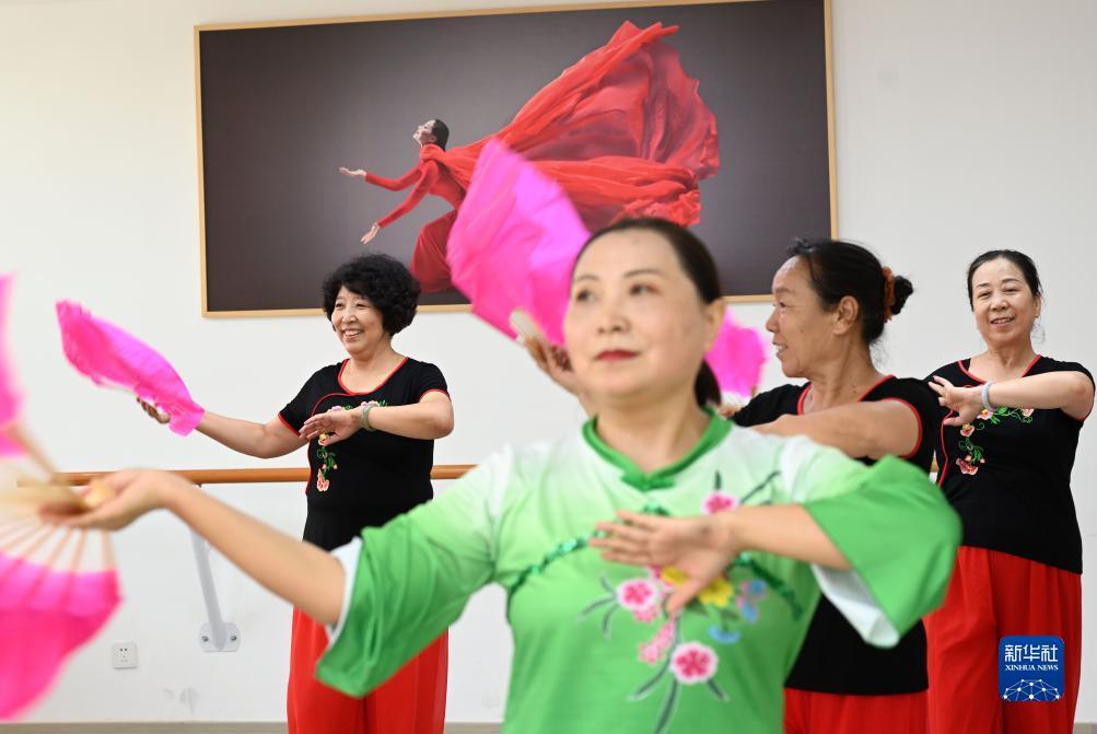 奔驰宝马游戏厅